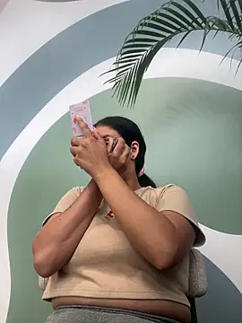 Snapshot of Annya-sweet chatting on 03-17-25, 02:23 Annya-sweet online show from 03-17-25, 02:23