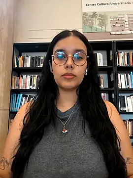 Snapshot of Annya-sweet chatting on 09-17-25, 02:41 Annya-sweet online show from 09-17-25, 02:41