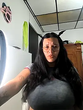 Snapshot of Annya-sweet chatting on 09-21-25, 02:29 Annya-sweet online show from 09-21-25, 02:29