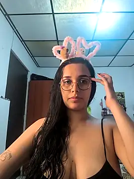 Snapshot of Annya-sweet chatting on 10-31-25, 02:51 Annya-sweet online show from 10-31-25, 02:51