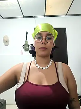 Snapshot of Annya-sweet chatting on 12-03-25, 03:21 Annya-sweet online show from 12-03-25, 03:21