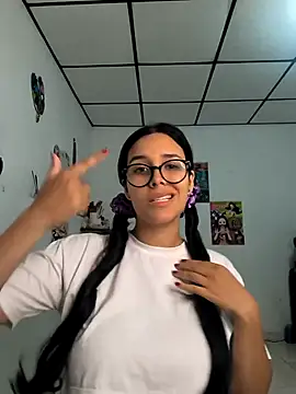 Snapshot of Annya-sweet chatting on 02-07-26, 05:16 Annya-sweet online show from 02-07-26, 05:16