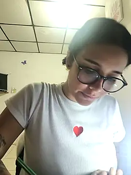 Snapshot of Annya-sweet chatting on 03-07-26, 03:03 Annya-sweet online show from 03-07-26, 03:03