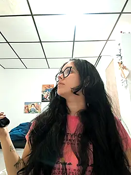 Snapshot of Annya-sweet chatting on 03-13-26, 04:35 Annya-sweet online show from 03-13-26, 04:35