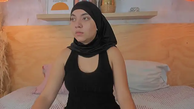 Snapshot of Sooffii_1 chatting on 09-11-25, 07:14 Sooffii 1 online show from 09-11-25, 07:14