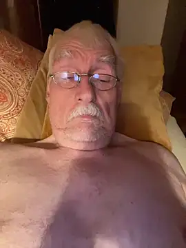 Snapshot of Steffibi1954 chatting on 10-29-25, 04:15 Steffibi1954 online show from 10-29-25, 04:15