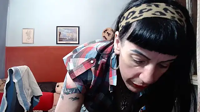 Snapshot of Gretella chatting on 10-16-25, 03:18 Gretella online show from 10-16-25, 03:18