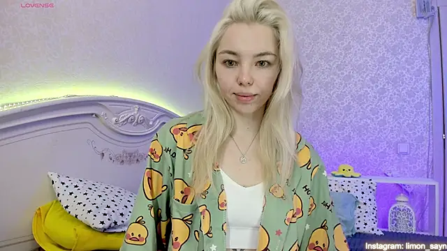 Snapshot of LillyMoure_ chatting on 02-26-25, 11:48 LillyMoure online show from 02-26-25, 11:48