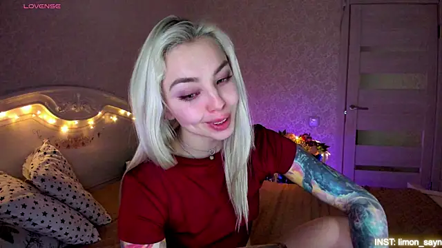 LillyMoure  online show from 04-29-26, 11:55