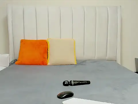 Snapshot of _heavenlysent chatting on 09-20-25, 02:23 heavenlysent online show from 09-20-25, 02:23