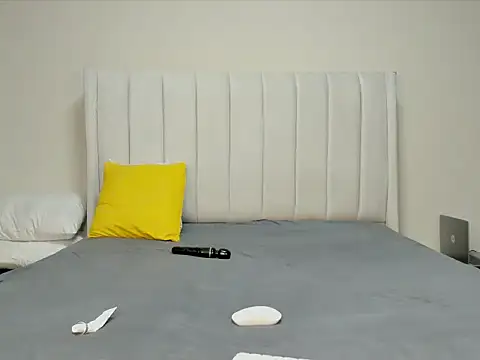 Snapshot of _heavenlysent chatting on 10-10-25, 04:22 heavenlysent online show from 10-10-25, 04:22