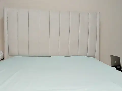 Snapshot of _heavenlysent chatting on 10-25-25, 04:31 heavenlysent online show from 10-25-25, 04:31