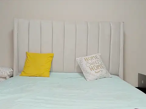 Snapshot of _heavenlysent chatting on 10-28-25, 01:42 heavenlysent online show from 10-28-25, 01:42