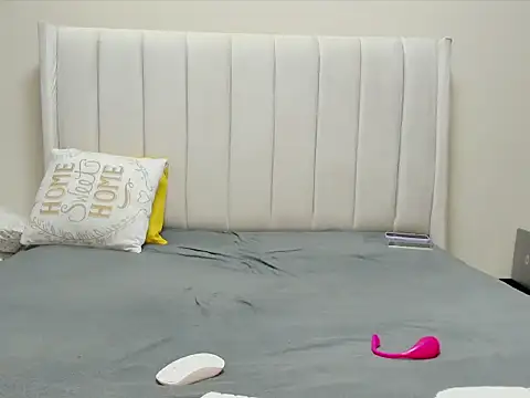 Snapshot of _heavenlysent chatting on 11-05-25, 01:38 heavenlysent online show from 11-05-25, 01:38