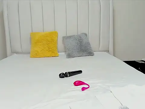 Snapshot of _heavenlysent chatting on 11-21-25, 04:22 heavenlysent online show from 11-21-25, 04:22