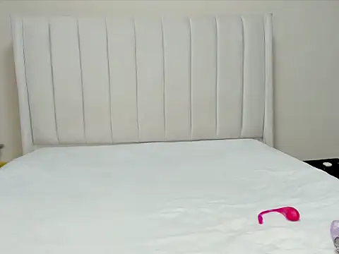 Snapshot of _heavenlysent chatting on 12-03-25, 01:35 heavenlysent online show from 12-03-25, 01:35