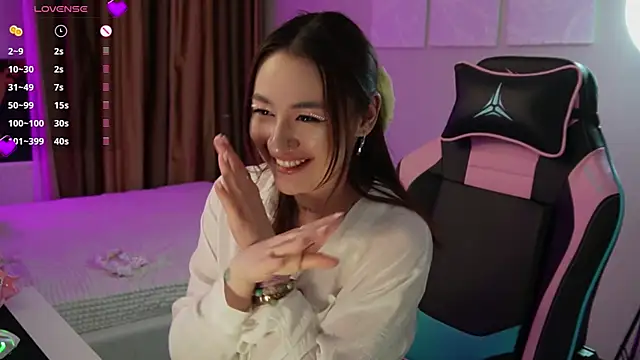 Fiona-Love online show from 04-18-26, 07:58