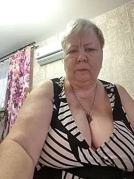 EffectFiona online show from 11-06-25, 02:56