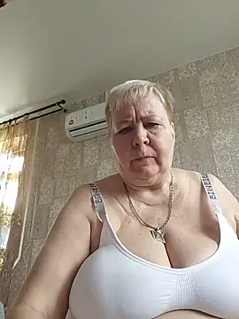 Snapshot of EffectFiona chatting on 05-04-26, 03:57 EffectFiona online show from 05-04-26, 03:57