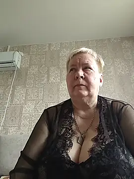 Snapshot of EffectFiona chatting on 05-08-26, 11:48 EffectFiona online show from 05-08-26, 11:48