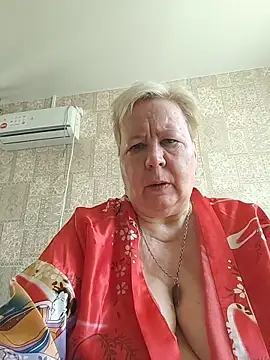 Snapshot of EffectFiona chatting on 05-12-26, 04:31 EffectFiona online show from 05-12-26, 04:31