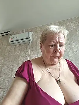 Snapshot of EffectFiona chatting on 05-22-26, 04:41 EffectFiona online show from 05-22-26, 04:41