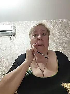 Snapshot of EffectFiona chatting on 05-22-26, 10:48 EffectFiona online show from 05-22-26, 10:48