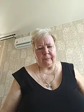 Snapshot of EffectFiona chatting on 05-24-26, 04:17 EffectFiona online show from 05-24-26, 04:17