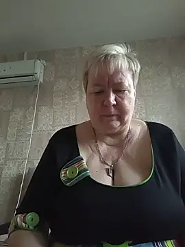 Snapshot of EffectFiona chatting on 05-24-26, 11:32 EffectFiona online show from 05-24-26, 11:32