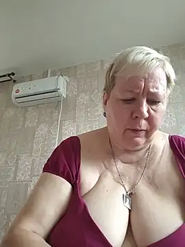 Snapshot of EffectFiona chatting on 05-30-26, 04:20 EffectFiona online show from 05-30-26, 04:20