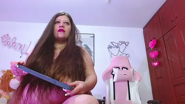 Snapshot of Amelie_Rousell chatting on 12-02-25, 01:22 Amelie Rousell online show from 12-02-25, 01:22