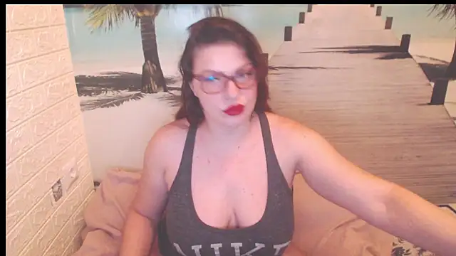 Queen  Natasha online show from 11-26-25, 10:22