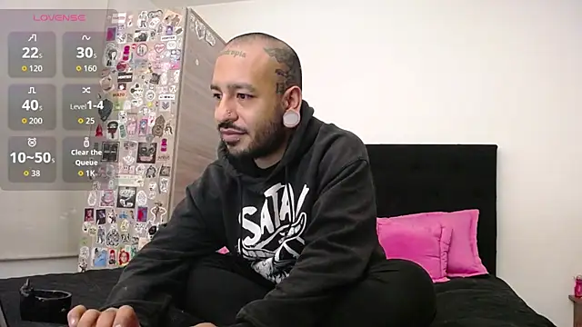 Snapshot of nika_1312 chatting on 10-09-25, 04:43 nika 1312 online show from 10-09-25, 04:43