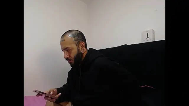 Snapshot of nika_1312 chatting on 01-08-26, 05:21 nika 1312 online show from 01-08-26, 05:21