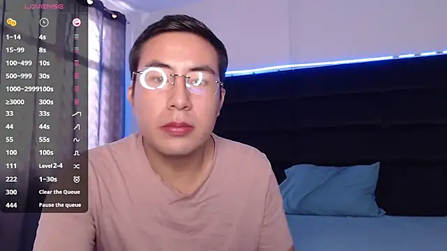 Snapshot of andrewmhilton_ chatting on 02-24-25, 05:31 andrewmhilton online show from 02-24-25, 05:31