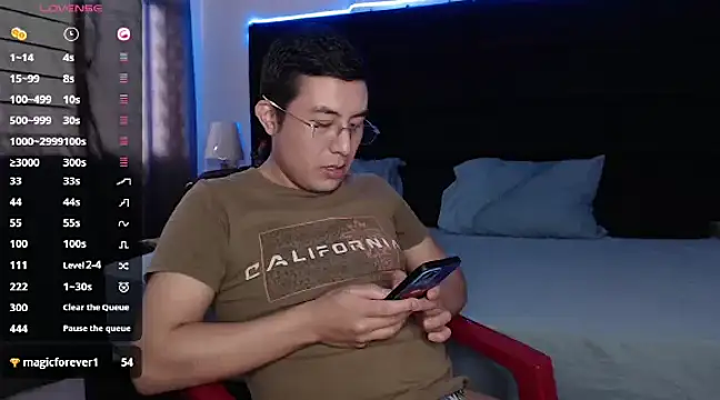 Snapshot of andrewmhilton_ chatting on 02-24-25, 08:36 andrewmhilton online show from 02-24-25, 08:36