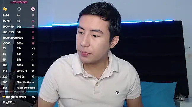 Snapshot of andrewmhilton_ chatting on 02-26-25, 05:17 andrewmhilton online show from 02-26-25, 05:17