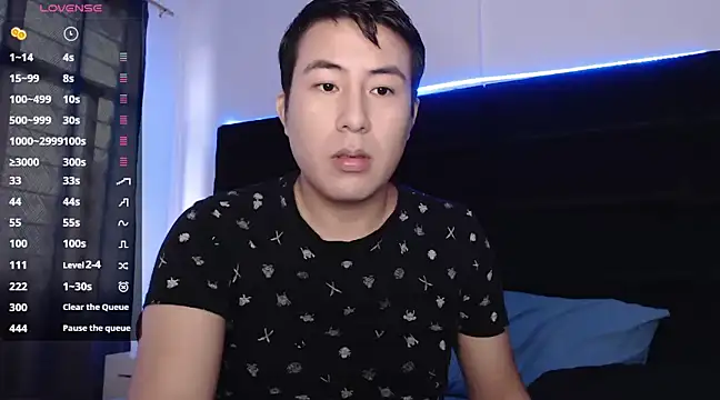 Snapshot of andrewmhilton_ chatting on 03-01-25, 12:34 andrewmhilton online show from 03-01-25, 12:34