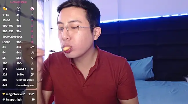 Snapshot of andrewmhilton_ chatting on 03-01-25, 07:04 andrewmhilton online show from 03-01-25, 07:04