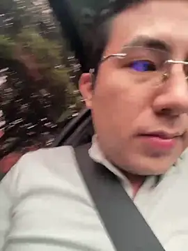 Snapshot of andrewmhilton_ chatting on 03-01-25, 10:10 andrewmhilton online show from 03-01-25, 10:10