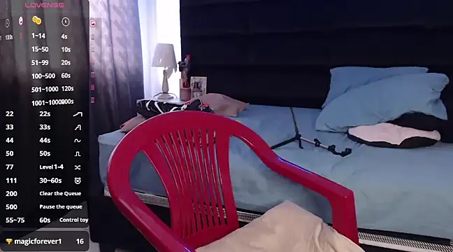 Snapshot of andrewmhilton_ chatting on 03-02-25, 08:40 andrewmhilton online show from 03-02-25, 08:40