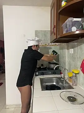 Snapshot of andrewmhilton_ chatting on 03-03-25, 07:49 andrewmhilton online show from 03-03-25, 07:49