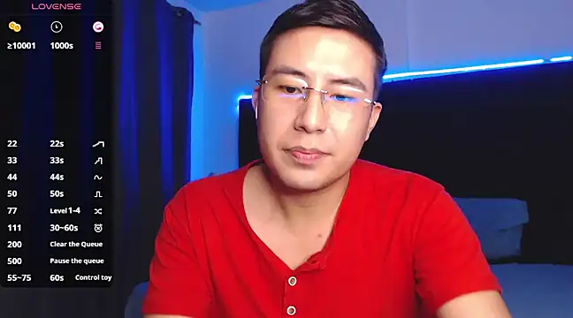 Snapshot of andrewmhilton_ chatting on 03-05-25, 02:03 andrewmhilton online show from 03-05-25, 02:03