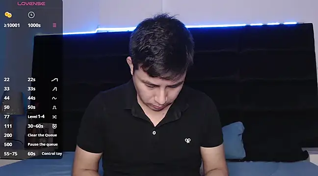 Snapshot of andrewmhilton_ chatting on 03-06-25, 01:05 andrewmhilton online show from 03-06-25, 01:05