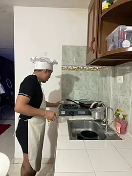 Snapshot of andrewmhilton_ chatting on 03-07-25, 02:57 andrewmhilton online show from 03-07-25, 02:57