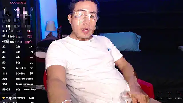 Snapshot of andrewmhilton_ chatting on 03-09-25, 11:25 andrewmhilton online show from 03-09-25, 11:25