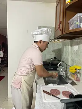 Snapshot of andrewmhilton_ chatting on 03-11-25, 07:36 andrewmhilton online show from 03-11-25, 07:36