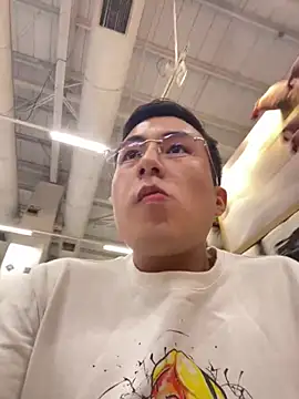 Snapshot of andrewmhilton_ chatting on 03-13-25, 11:16 andrewmhilton online show from 03-13-25, 11:16