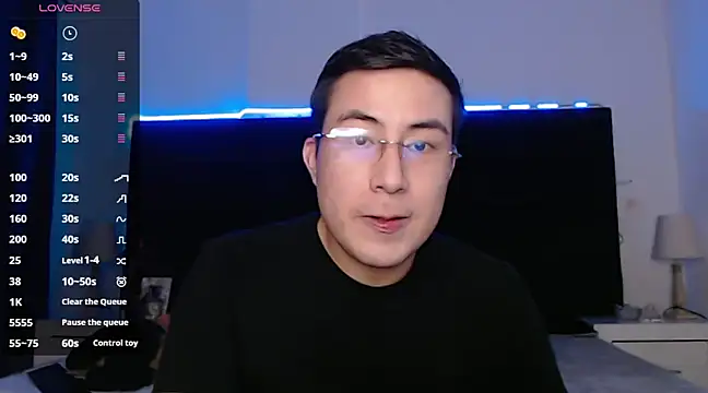 Snapshot of andrewmhilton_ chatting on 03-15-25, 04:35 andrewmhilton online show from 03-15-25, 04:35