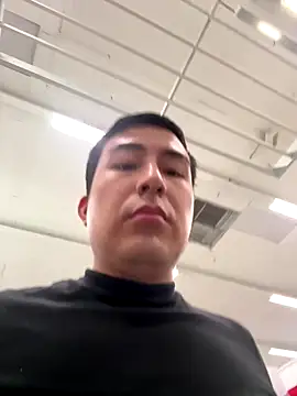 Snapshot of andrewmhilton_ chatting on 09-10-25, 07:14 andrewmhilton online show from 09-10-25, 07:14